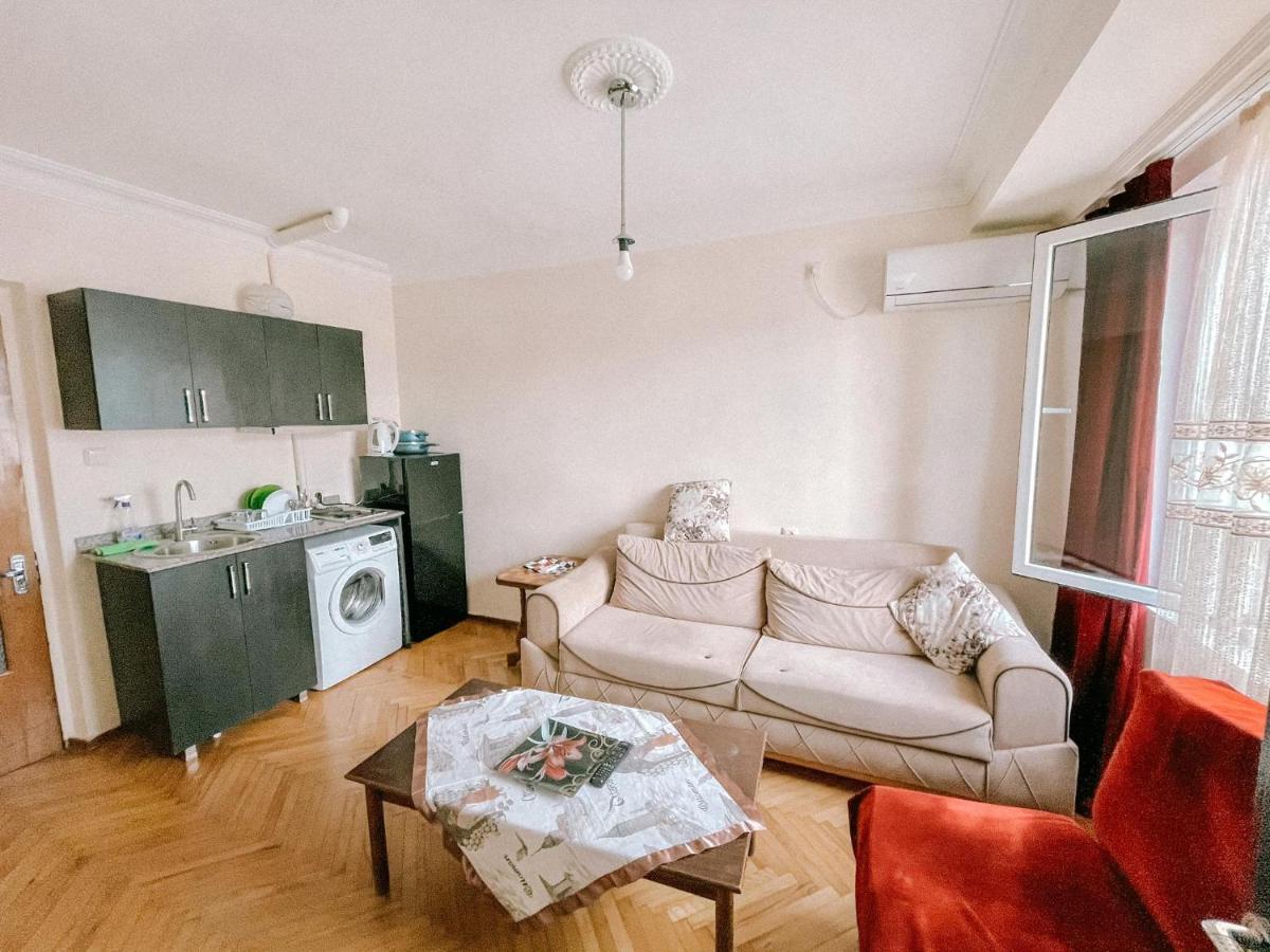Naira Apartment Батуми Экстерьер фото